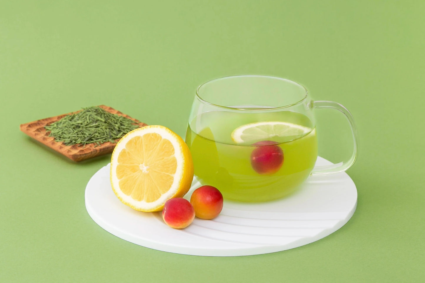 新年の無病息災を祈願！<div>縁起物ドリンク 梅に煎茶。<div>12月26日(金)より年末年始限定販売